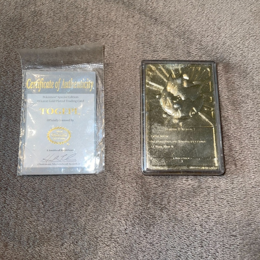 Gold Pokémon Card - Picture 3 of 6